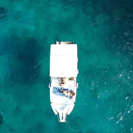 Belvedere Exclusive ゲストハウス 4*